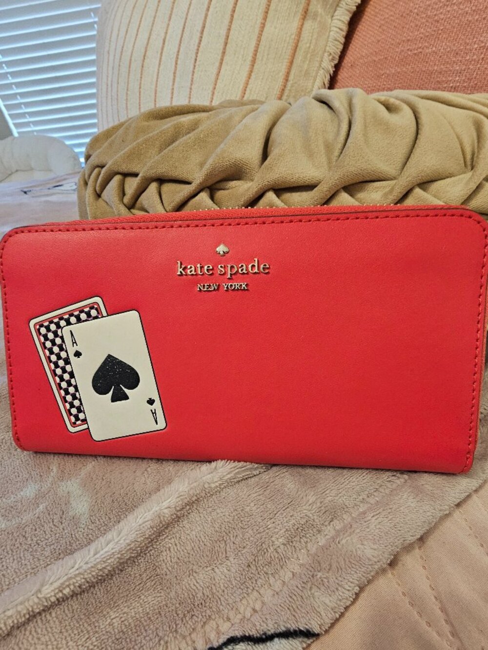Kate Spade Red Playing Cards Ace of Spades Queen of Hearts Zip Around Wallet Rar